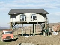 Casa suspendată, noua ”minune” arhitectonică din Vaslui