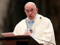 Papa Francisc i-a criticat pe cei care au plecat în vacanţă pentru a scăpa de restricţiile anti-COVID-19