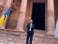 Drapelul României, arborat în Petra, unul dintre cele mai vizitate obiective turistice din Iordania