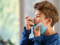 Specialiști: Copiii care suferă de astm trebuie vaccinați cu prioritate împotriva Covid-19