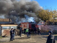 Un incendiu de proporții a lăsat 12 familii fără locuințe, în Constanța