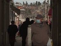 Doi bărbați, unchi și nepot, s-au bătut crunt în centrul orașului Turda. De la ce a pornit scandalul