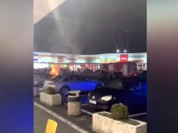 Mașină arsă în parcarea unui centru comercial din Târgoviște. De unde a pornit focul