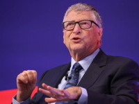 Bill Gates: „Omicron se răspândește mai repede decât orice alt virus din istorie”