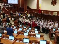 Copiii moldoveni au cerut unirea cu România în parlament: „Jos vama de pe Prut''