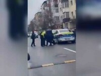 Paznici agresivi, încătușați în fața unui magazin din Târgoviște. S-au îmbătat și s-au luat la bătaie cu polițiștii