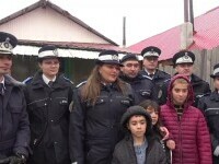 jandarmii din Bacău alături de copiii pe care i-au ajutat