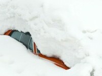 mașină în zăpadă