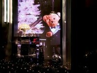 Magia Crăciunului a ajuns la New York. Cele mai mari magazine își așteaptă clienții cu vitrine luxoase