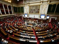 Haos în politica franceză. Extrema dreapta s-a unit cu stanga și ar putea demite guvernul Barnier prin moțiune de cenzură