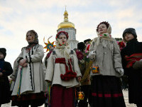 Când se merge cu Steaua. Semnificația acestei tradiții și versurile colindului „Steaua sus răsare”