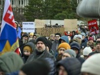 „Miroase a trădare”. Proteste în Slovacia, după ce premierul Fico s-a întâlnit cu Putin la Moscova. FOTO & VIDEO