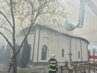 Acoperişul unei biserici din judeţul Argeş a fost distrus într-un incendiu în ziua de Crăciun. De la ce ar fi pornit focul