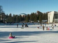 Soare, zăpadă și petreceri la munte. Turiștii, surprinși de o vreme de vis în ultima zi din an