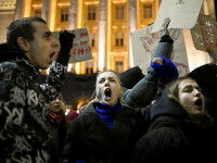 Noi proteste violente în Sofia, faţă de planul bugetar pentru 2026. Sediile partidelor de guvernământ, izolate de autorități