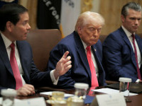 Starea de sănătate a lui Donald Trump ridică semne de întrebare după ce a fost surprins ațipind la o ședință de Guvern. FOTO