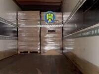 Descoperire la Vama Nădlac. Ce au găsit polițiștii într-un camion. Prejudiciul cauzat este de aproape 7 milioane de lei