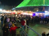 Prețurile ridicate nu i-au oprit pe vizitatori să deguste mâncărurile tradiționale de la târgurile de Crăciun din Capitală