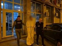 Un tânăr din București a fost reținut după ce și-a înjunghiat mortal tatăl cu patru cuțite. Motivul crimei este halucinant