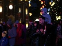 Se deschide Târgul de Crăciun organizat pe Esplanada Operei Naţionale Bucureşti. Concerte și ateliere pentru vizitatori