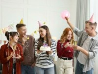 Aproape 800.000 de români îşi serbează onomastica sâmbătă, de Sfântul Nicolae. Mesaje şi urări