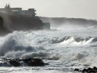 „Cea mai mare tragedie în ultimii 15 ani”. Doi români au murit după ce un val uriaş a lovit o piscină naturală, în Tenerife