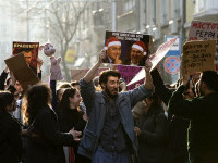 Guvernul bulgar a demisionat după protestele masive din stradă