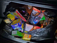 „Arsenalul” de petarde și artificii găsit în mașina a doi tineri veniți din Bulgaria. Polițiștii le-au făcut dosar penal