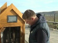 Cum își pregătesc românii bunătățile pentru masa de Crăciun. Competiția se dă între afumătorile tradiționale și cele moderne