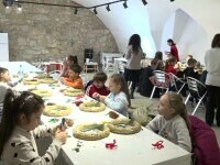 Moș Crăciun, așteptat cu nerăbdare la Alba Iulia. Copiii au confecționat decorațiuni pentru bătrânelul cu barbă albă