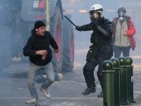 Protest violent în Bruxelles. Mii de fermieri au ieșit în stradă, polițiștii au folosit tunurile cu apă și gaze lacrimogene