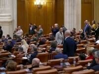 Reacții tensionate după decizia coaliției de a majora salariul minim. Sindicatele nu exclud o grevă generală