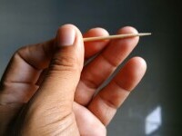 O școală din Germania le-a interzis elevilor accesul cu scobitori, după apariția unui trend periculos pe TikTok