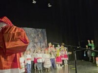 Peste 200 de băcăuani au umplut până la refuz Sala Teatrului Municipal. Au venit să doneze pentru copiii săraci din județ