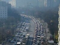 Aglomerație record înainte de sărbători: românii pierd ore în trafic pentru cumpărături și cadouri