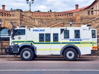 Încă un atac criminal în Africa de Sud. Un bărbat înarmat a ucis cel puţin 10 persoane şi a rănit alte 10