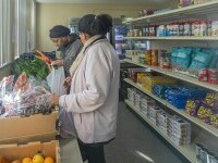 Cozi tot mai lungi la băncile de alimente din SUA. Inflaţia pune la încercare electoratul lui Donald Trump în Michigan