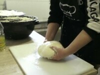 Crăciun autentic în Maramureș: pensiunile se pregătesc de sărbătoare, iar turiștii din toată lumea au început să sosească