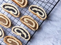 Bejgli - cozonacul unguresc tradițional cu nucă și mac. Rețeta pas cu pas și secretele din spatele desertului