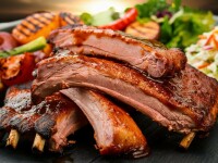 Coaste de porc fragede și suculente: rețeta perfectă pentru acasă