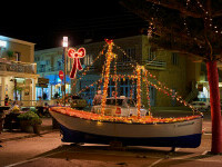 De ce grecii decorează în mod tradițional o barcă în loc de un pom de Crăciun