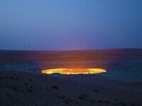 „Poarta Iadului” care arde fără încetare de peste 50 de ani. Doar un singur om a intrat vreodată înăuntru