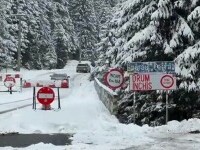 Doi șoferi au ignorat semnele si au pătruns pe un drum închis de pe Transfăgărășan. Poliția s-a autosesizat. VIDEO
