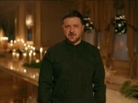 Ucrainenii petrec al patrulea Crăciun în război, în timp ce rușii își dau cu părerea despre 2026. Mesajul lui Zelenski