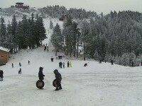 Vânt de peste 100 km/h și ninsori abundente la munte. Avertismentul salvamontiștilor pentru turiști