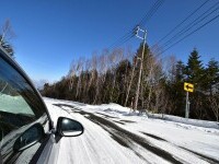 Avertisment DRDP: „Nu depășiți utilajele de deszăpezire. Nu circulați în apropierea lor”. Pericolele la care se expun șoferii