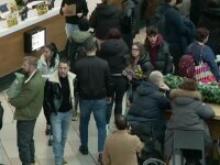 ”Tradițional românesc”. Ca de fiecare dată, mall-urile au fost pline în a doua zi de Crăciun: ”Am venit și noi să mâncăm”