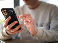 Un bărbat din Turcia, obligat să plătească despăgubiri soției pentru că a dat „like” fotografiilor altor femei