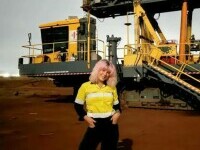 O tânără din Spania lucrează în minele din Australia, la 14.000 km de casă. Salariul care a convins-o să plece
