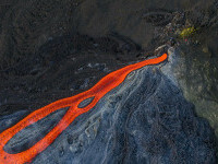 Etna, din nou activă. Erupțiile au oferit schiorilor de pe pârtiile vecine un spectacol nocturn. FOTO&VIDEO